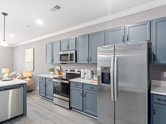 4th image of 138 Center Pointe Dr Unit 1
