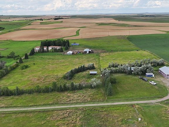 2nd image of 3720 Roughrider Ln N