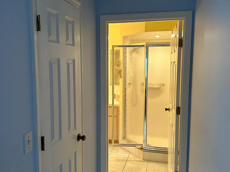 Master Bath/Walk Closet