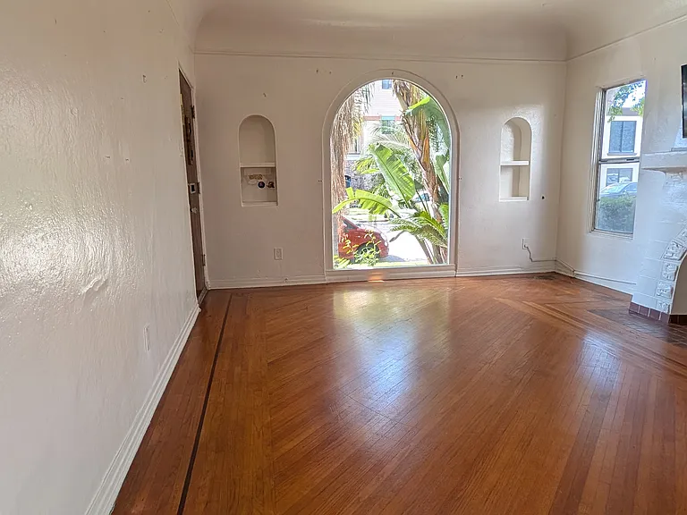 222 Grand Ave #C — Photo 9