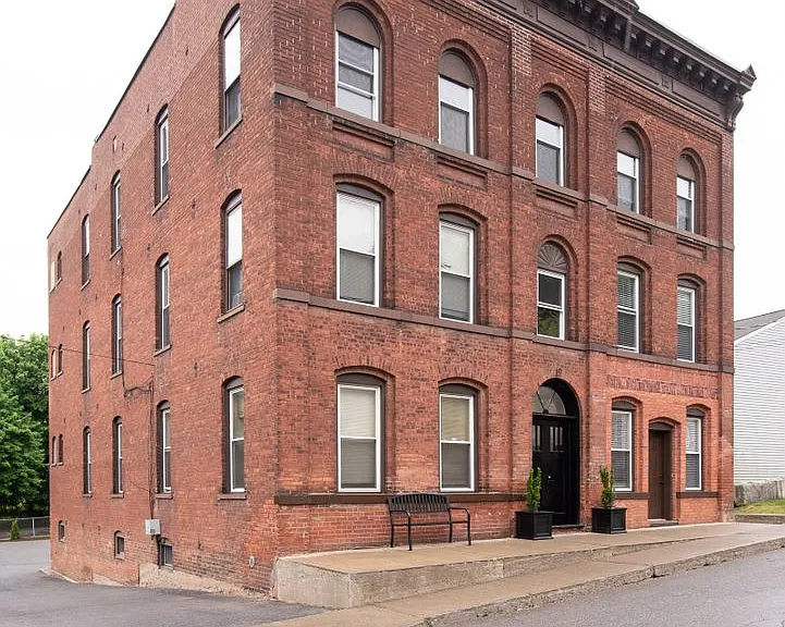 19 Warsaw Ave — Photo 24