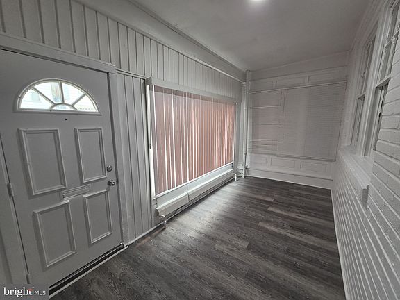 2nd image of 302 W Louden St