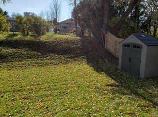 2011 Oak St, Bettendorf, IA 52722