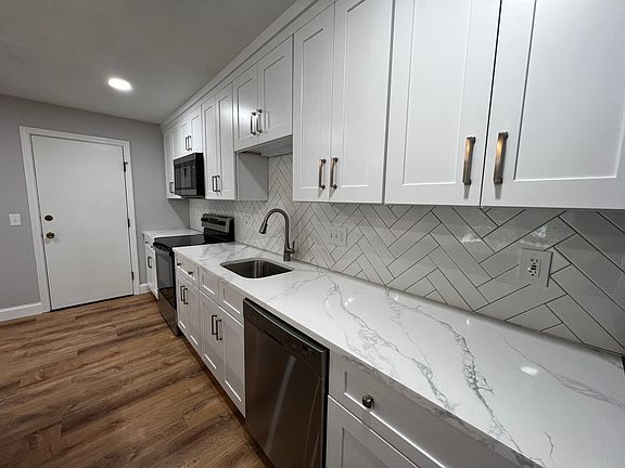 5th image of 80 Locust Ave #D314