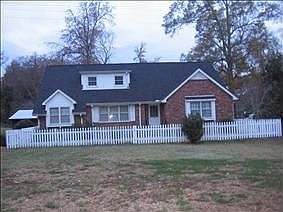 1st image of 104 E Forest Dr
