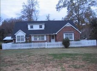 104 E Forest Dr, Greenwood, SC 29646