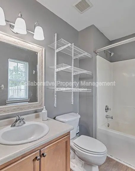 103 W Tietgen St — Photo 9
