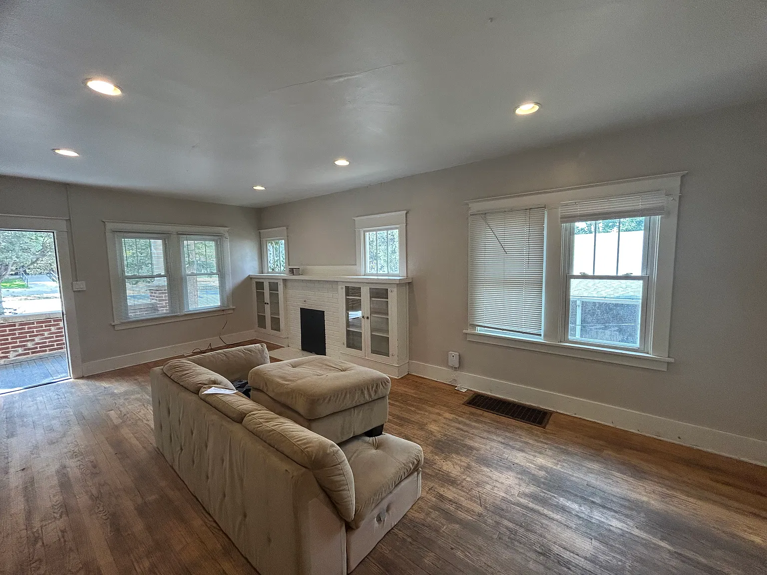 4 bed, 2000 sqft, $7,600 — Photo 3