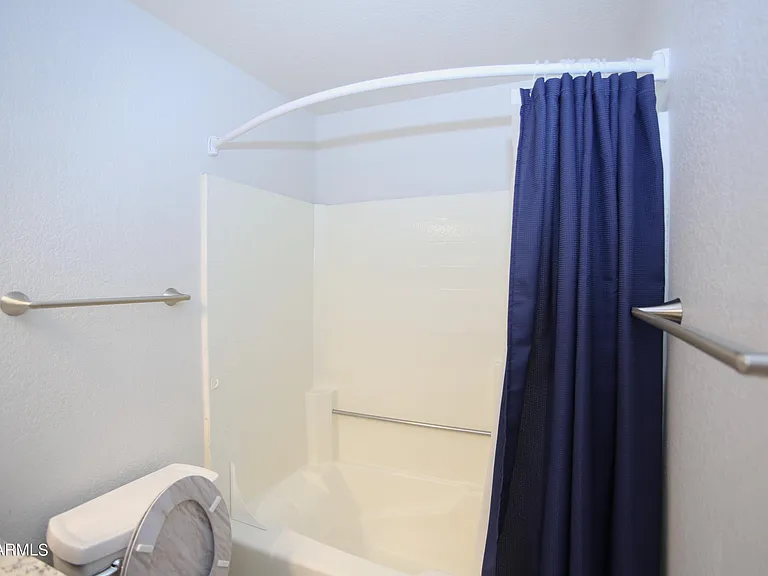 924 E Manor Dr — Photo 29