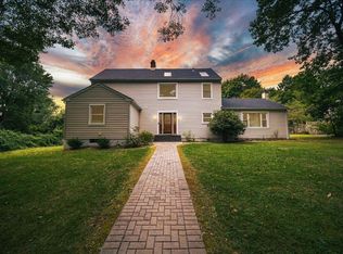 28 Ridge Rd, Poughkeepsie, NY 12603