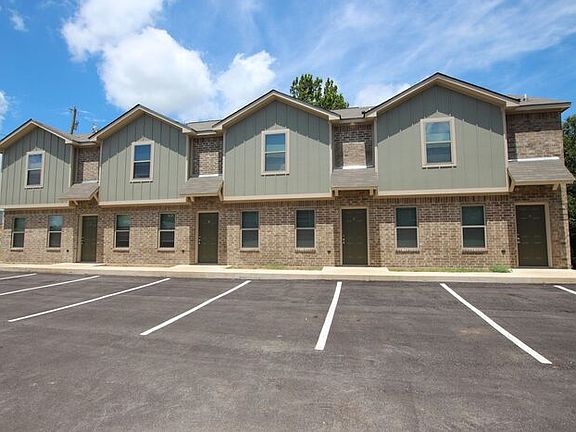 2nd image of 1214 Brad Cir Unit D