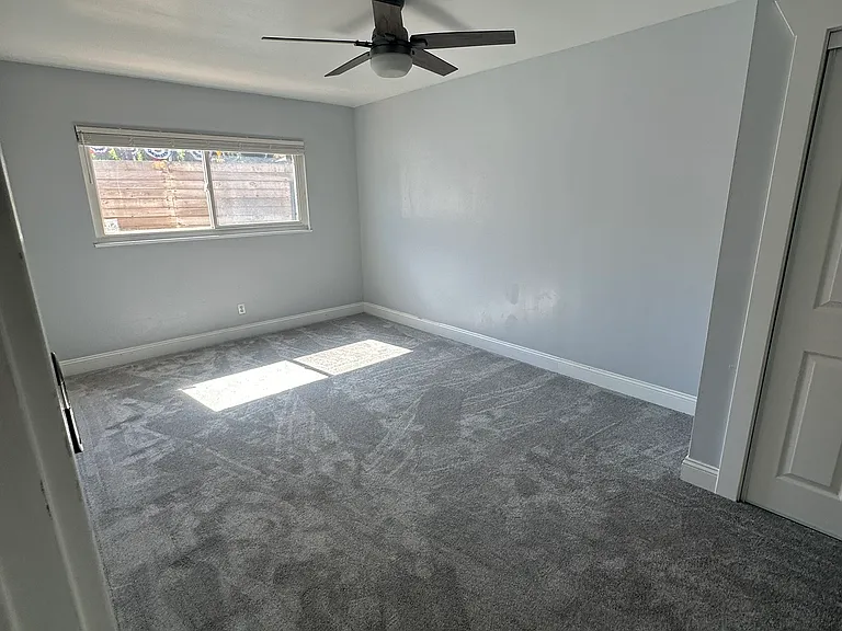 Primary Bedroom (10.5 x 19.5)