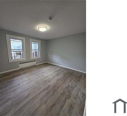 1st image of 176 Webster Ave