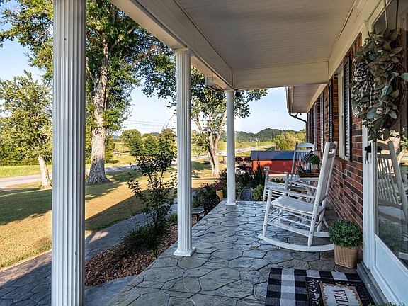 3rd image of 2033 Celina Rd