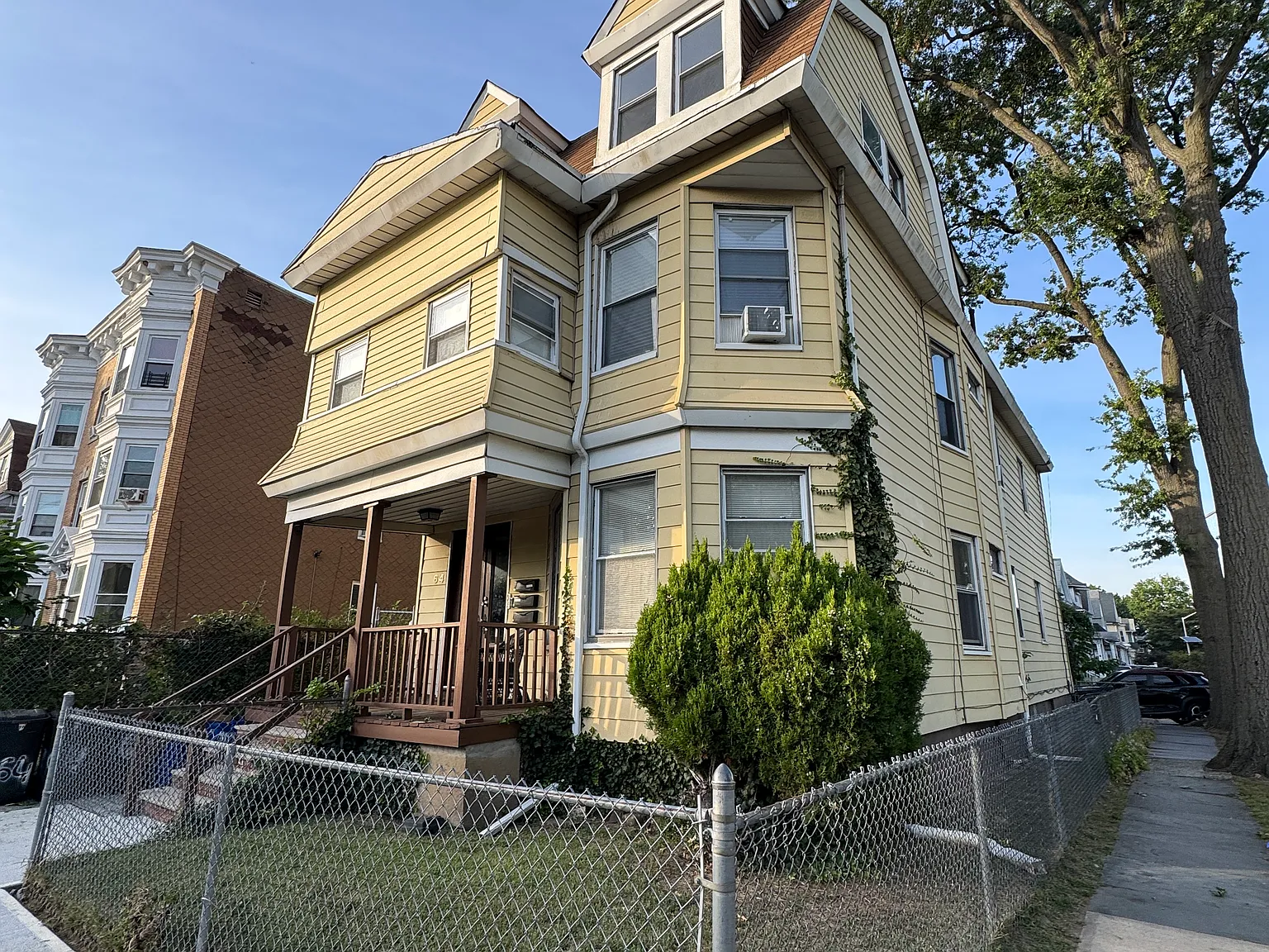 3 bed, $2,300 — Photo 2
