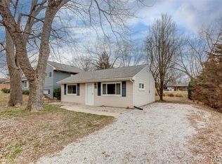 9618 Holy Cross Rd, Fairview Heights, IL 62208