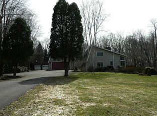 1083 Slippery Rock Rd, Grove City, PA 16127
