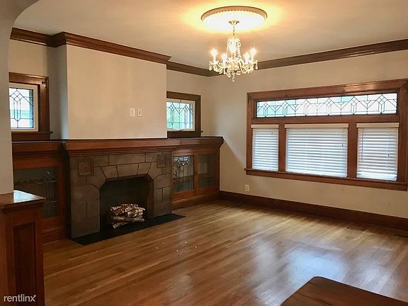 3rd image of 1024 Auburn Ave