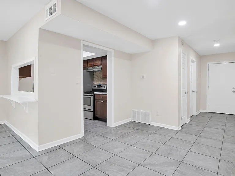 8140 Lillian Hwy — Photo 4