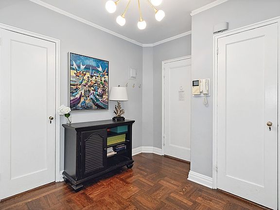 4th image of 225 W 25th St #1-L