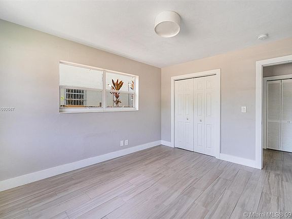 4th image of 553 NE 67th St #551