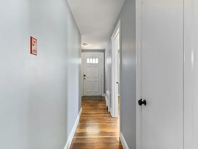 106 Centre St — Photo 9