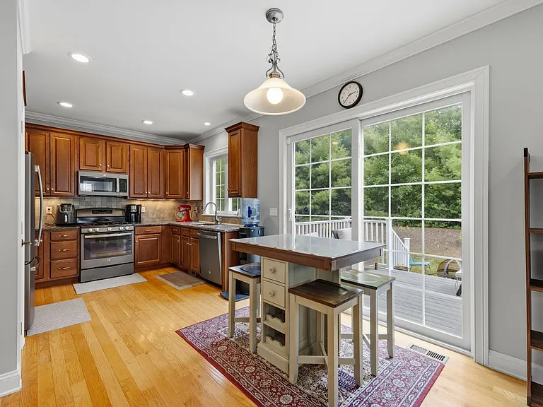 21 Carson Way — Photo 6