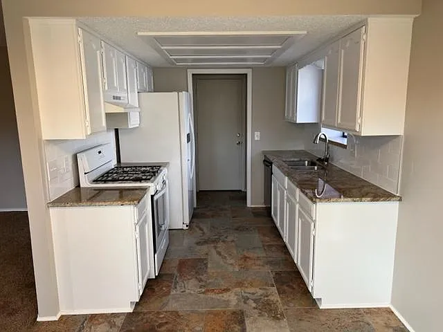1901 N Butternut Ave — Photo 6