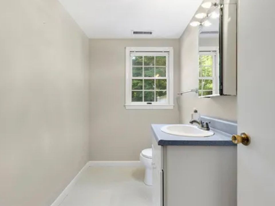 1st image of 3837-3839 Main St #2
