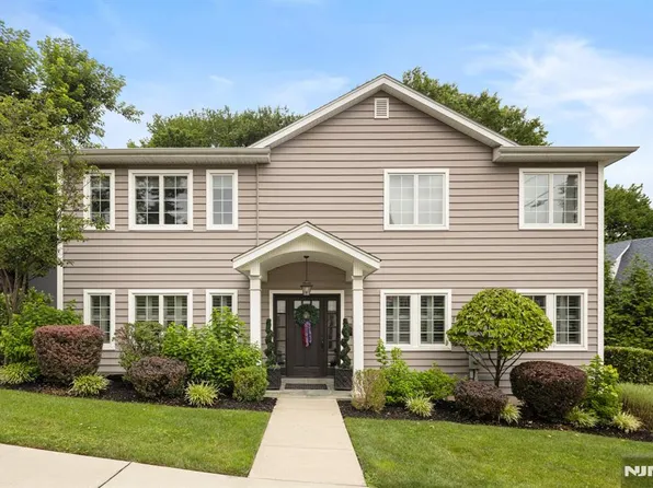 70 Cecelia Ave, Cliffside Park, NJ 07010