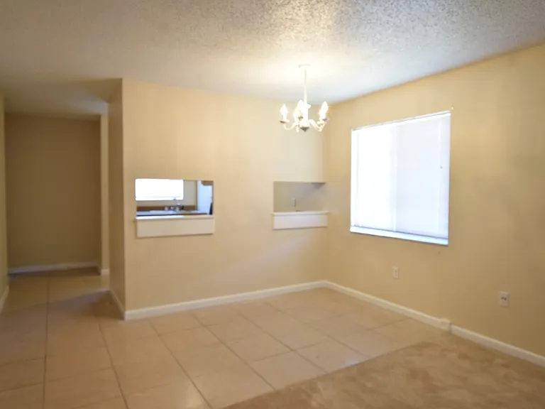 112 Cory Ln — Photo 5