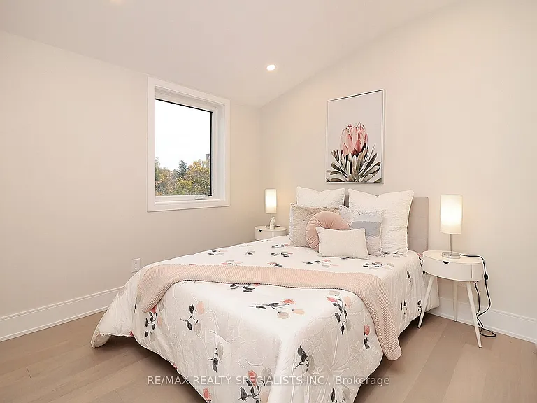 1046 Roosevelt Rd — Photo 40