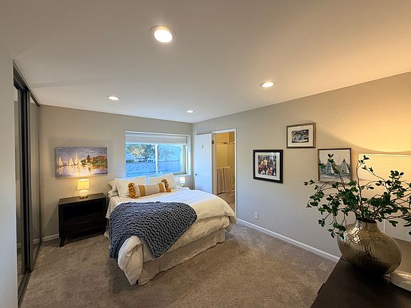 4th image of 1735 Holland Cir