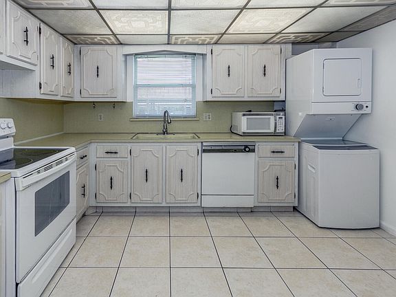 5th image of 801 Lake Shore Dr APT 111