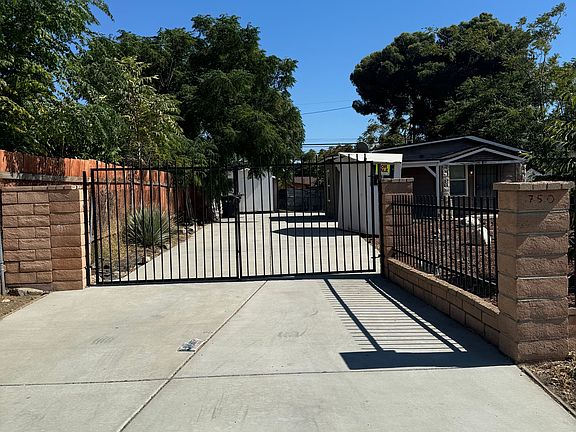 Front driveway from street