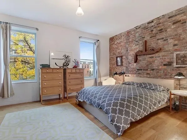 602 Bergen Street image 4 of 21