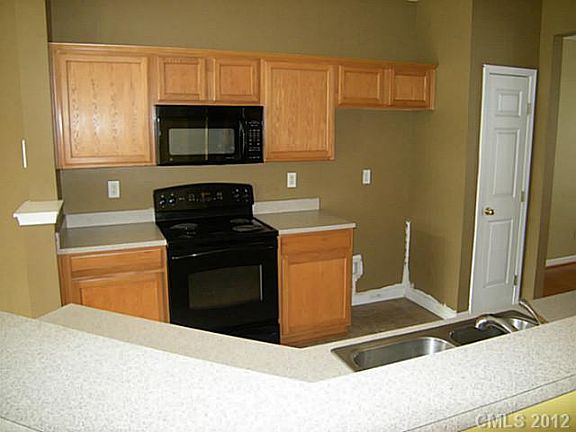 2nd image of 13607 Chester Ln #B