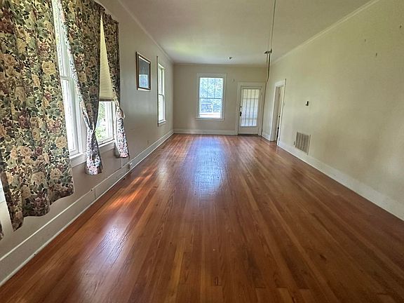 4th image of 803 N Noble St