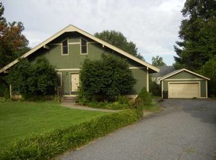 1931 12th Street Ln NE, Hickory, NC 28601