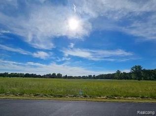 6260 Hidden Forrest Dr, Swartz Creek, MI 48473