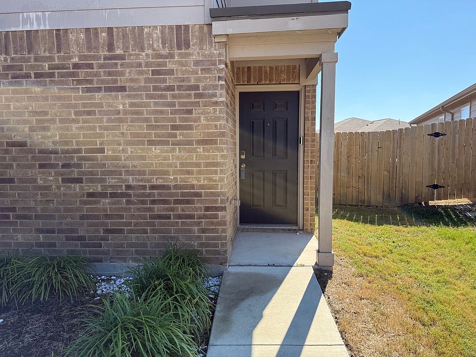 1st image of 709 Yearwood Ln #70948E