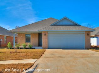 135 Saint Charles Way, Midwest City, OK 73130