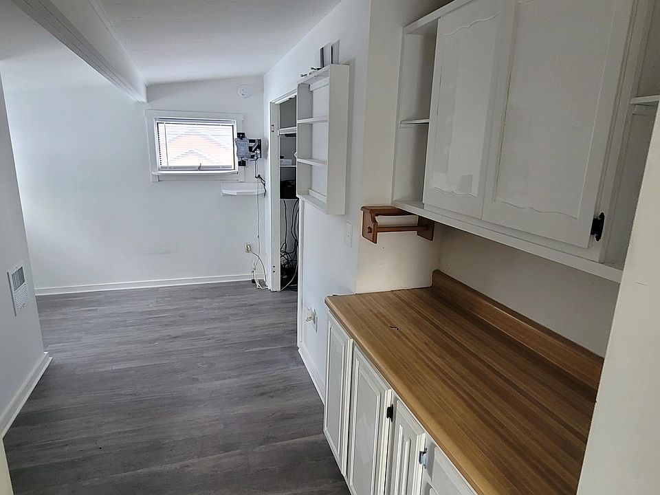 2nd image of 107 Dublin Ln APT 202