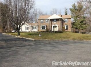 2 Polly Way, Middletown, NJ 07748