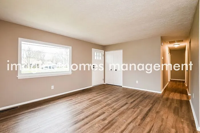 35143 Bainbridge Rd — Photo 3