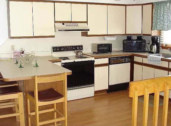 3rd image of 114 52nd St #W