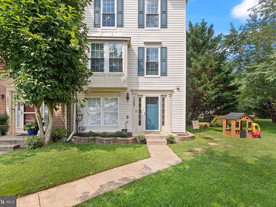 1st image of 1049 Jeanett Way