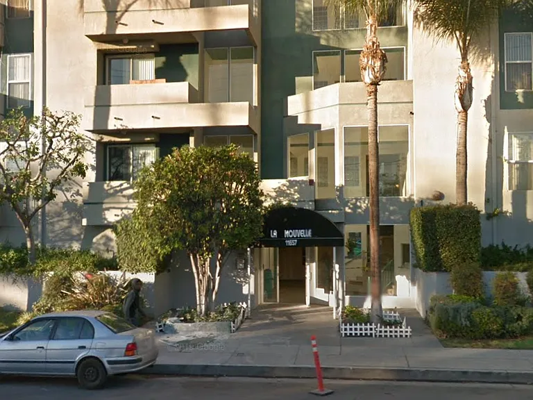 11657 Oxnard Str. — Photo 3