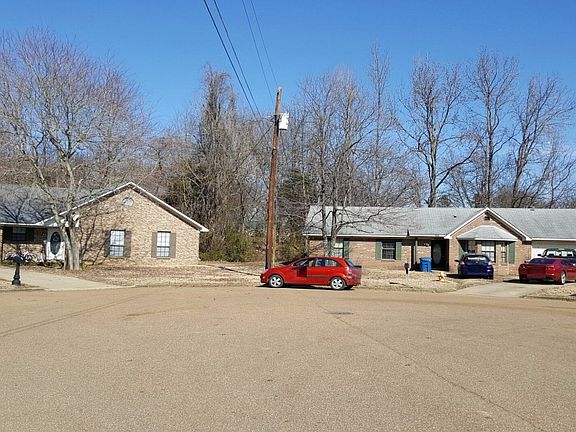 4th image of 325 Colonial Dr