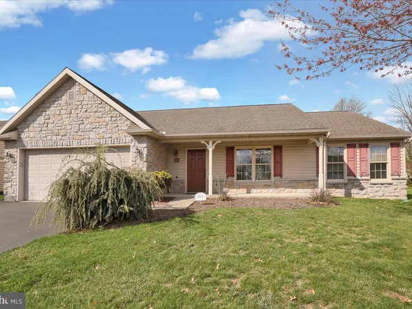 812 Cambridge Dr, Manheim, PA 17545